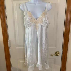 Linea Donatella Ivory night dress Size M